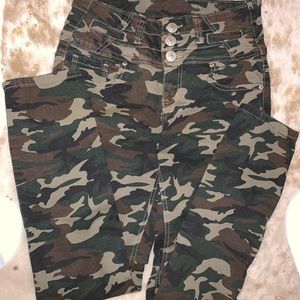 High waist camo jeans size 9